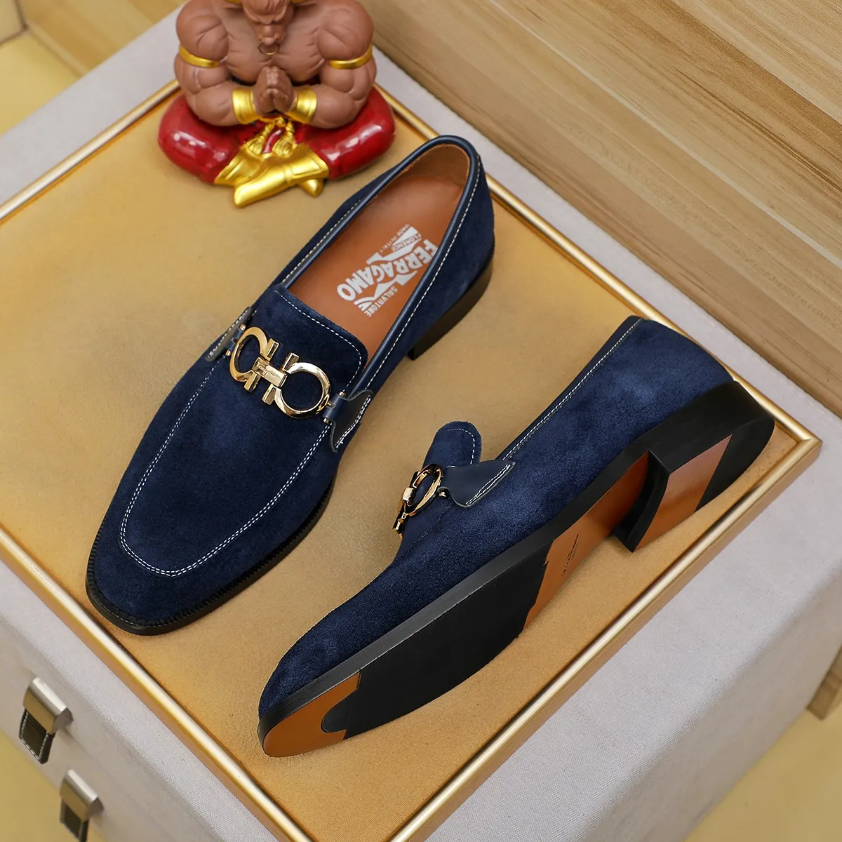 Men's shoes💰420🔥Ferragamo new men's formal shoes🇨🇳Official website original 1:1 mold opening, original quality💯Fine workmanship, high-end luxury shoes☘ The surface is made of imported Italian first-layer cowhide🌴🐑Leather lining🍓Rubber wear-resistant and non-slip outsole, breathable and comfortable to wear🍍The first choice for high-grade men, size 39-45 (38.46. Can be customized)
